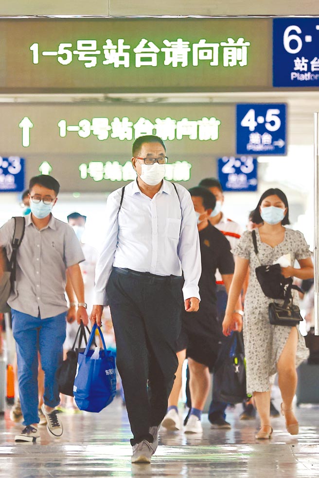 大陆在22日新增21例新冠肺炎确诊病例，全为境外输入，是自南京7月20日爆发这波本土疫情1个多月以来，首次本土「零新增」。（中新社）