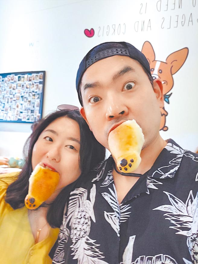 太咪（左）和老公热爱美食，经常放闪羡煞眾人。（凯特文化经纪提供）