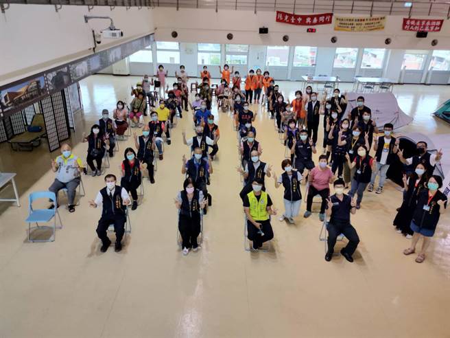 西屯區公所舉辦「110年台中市西屯區公所災民收容救濟分站編組人員常年訓練」。（盧金足攝）