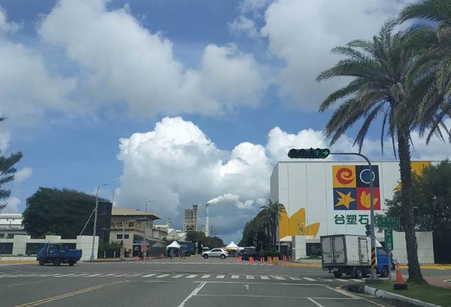 云林县麦寮乡六轻工业区发生氢气泄漏火警，云林县政府要求限期提事故报告。（本报资料照片）