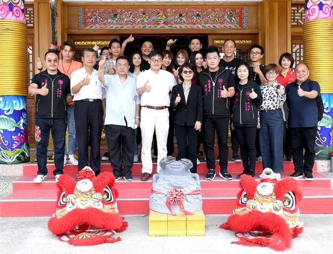 今年4月下旬華視總經理帶隊前往內門探班《神將少女八家將》。（華視提供，資料照）