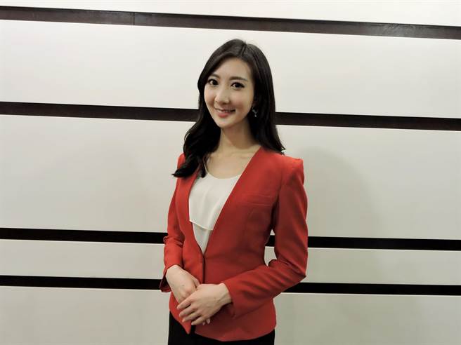 东森财经新闻主播赖妍洁，长相十分甜美。（东森提供）