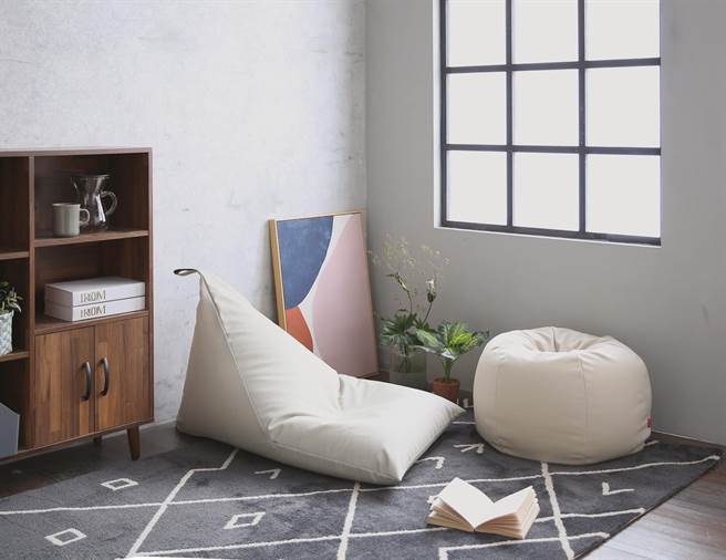 HANALOLO日本懒骨头，原价2180元起，特价95折。（HOLA提供）