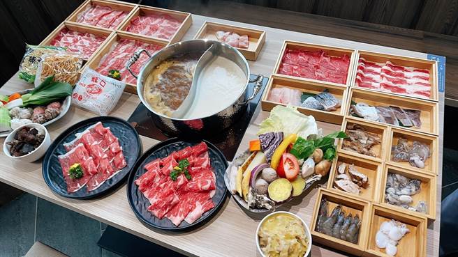 主打和牛吃飽的火鍋品牌《有之和牛 鍋物放題》這次海鮮大升級，推出市面上少有的好鱸魚、紐西蘭淡菜、撥磨生蠔…等高檔海鮮食材。（有之和牛提供／馮惠宜台中傳真）