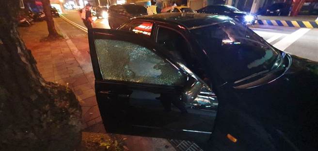 國道1大雅交流道日前發生槍手追車持槍轟情侶，槍手在台中太平市落網，起出2手槍與20發子彈。(中時資料庫)