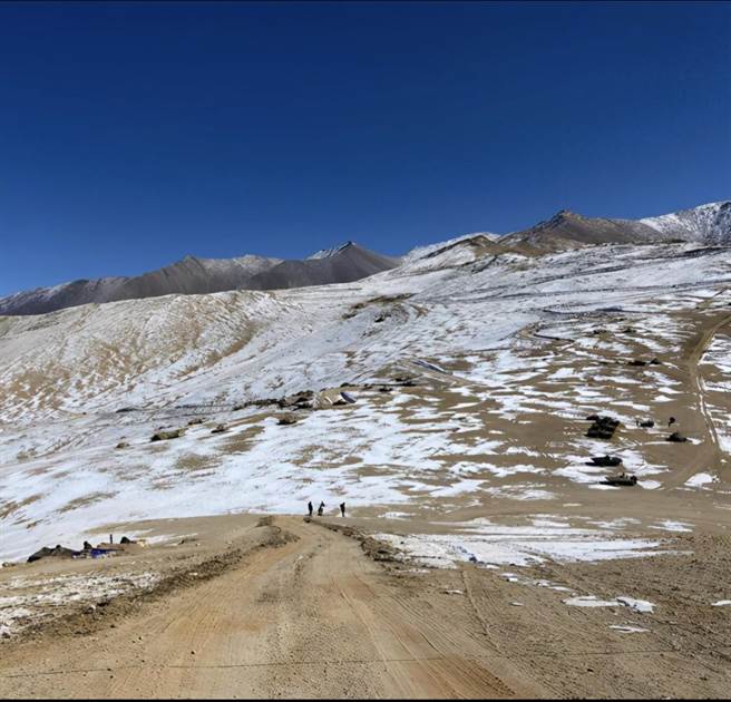 中印边境坦克此前互相对峙。取自环球网