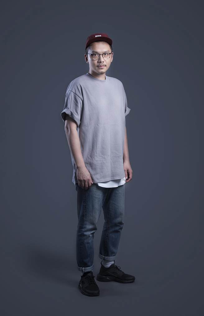 华梵大学美术系校友王宗欣执导《家常音乐》MV赢得最佳MV奖殊荣，令华梵师生同感荣耀。（华梵大学提供）