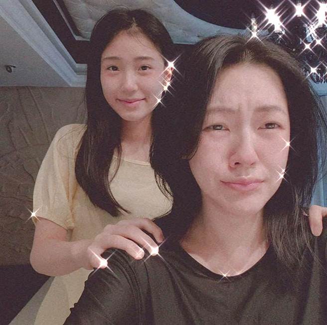 小S见二女儿Lily设计的作品，备感骄傲。（图／翻摄自hsu1124 IG）