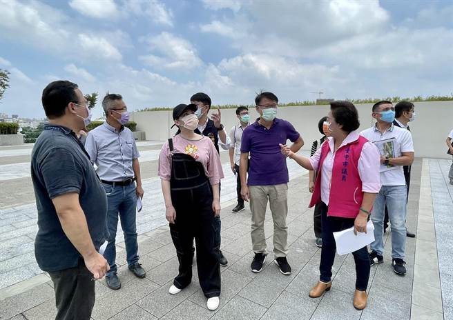 台中市议会教育文化委员会26日参访中台湾电影中心。（陈世宗摄）