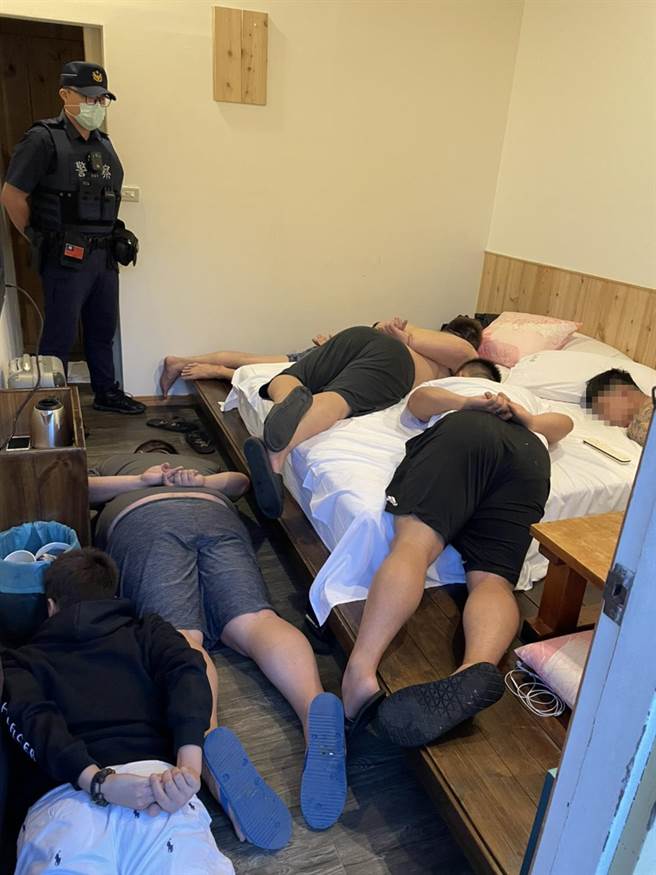 警方在台中新社民宿破获诈骗集团，成员平均年龄不到30岁（东势分局提供／王文吉台中传真）