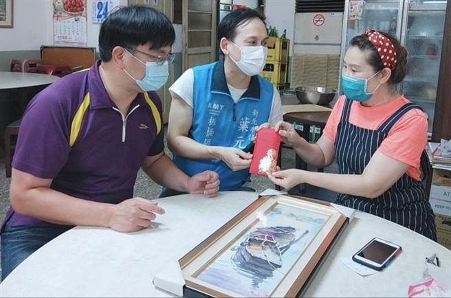 葉元之號召善心人士捐助鄭女士，持續提供待用餐。（葉元之服務處提供）