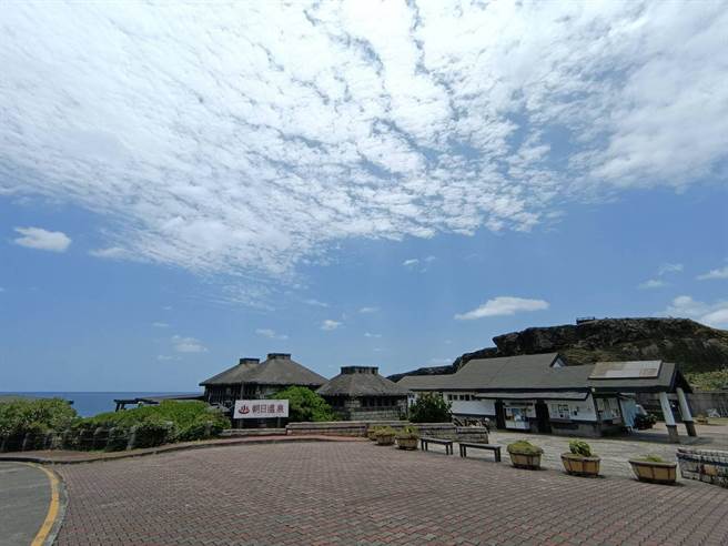 绿岛朝日温泉厂商因管理不当遭东管处暂停营业，今传遭居民抗议。（摘自脸书朝日温泉粉丝专页）