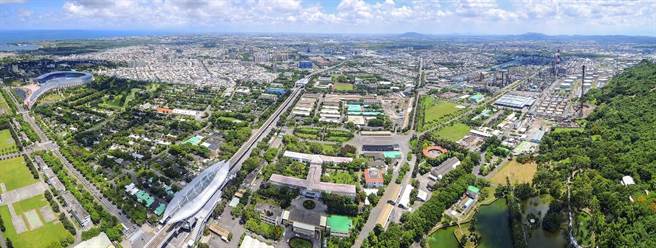 南部半导体材料「S」廊带材料研发核心落脚中油高雄炼油厂，将于27日启动共55公顷无污染土地的都市计画变更程序。（高市府都发局提供／洪浩轩高雄传真）