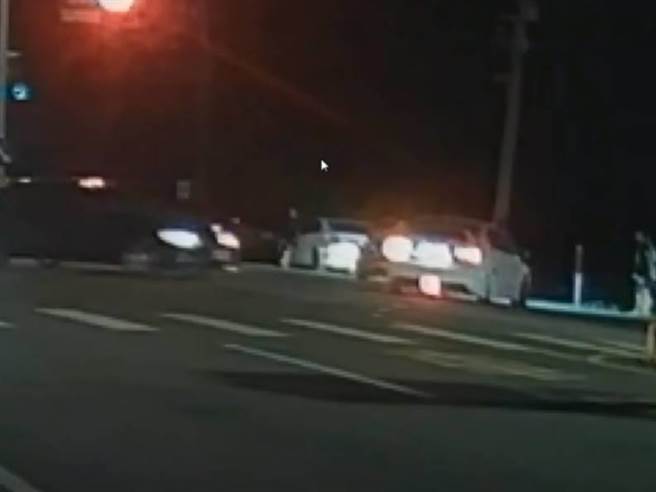 7月18日凌晨，台南警方获报有数十辆改装车在台19线等路段飙车。（读者提供／张毓翎台南传真）