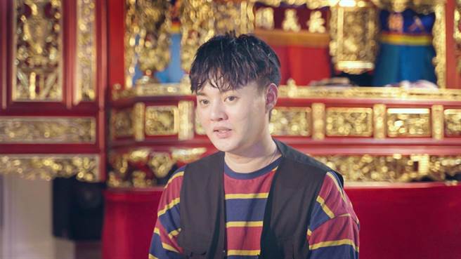 许富凯分享自己最爱的铜板美食。（公视提供）