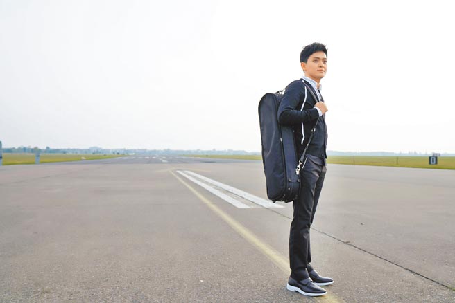 柴可夫斯基小提琴大赛银奖得主曾宇谦，近期将再演奏他熟悉的曲目《流浪者之歌》。（环球音乐授权，牛耳艺术提供）
