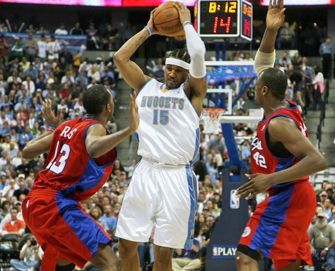 安森尼(中)到现在还无法原谅金块高层当年做法。(美联社资料照)