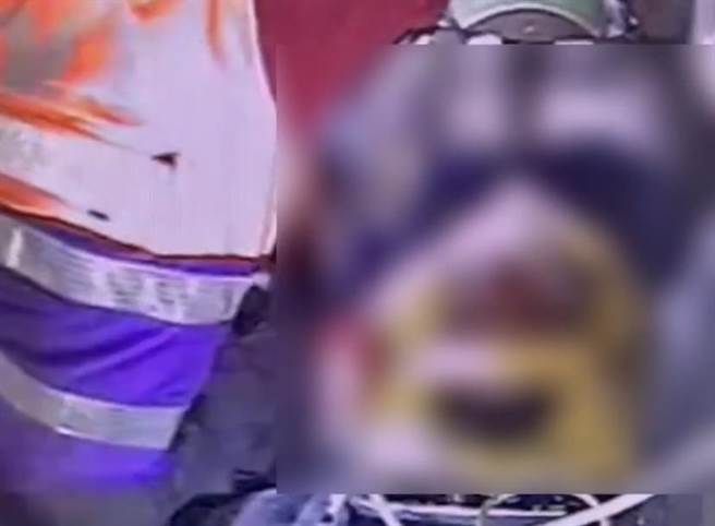 医护人员到场时随即给予陈男急救处置，并送往长庚医院进行急救，抢救过程中虽一度恢復脉搏，但经急救陈男仍宣告不治。（消防局提供／萧灵玺桃园传真）