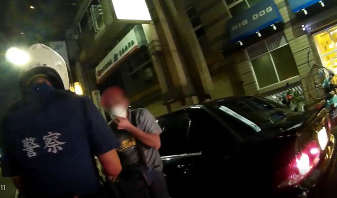 王男遭员警再次查获酒驾，连同之前的酒驾纪录已有6次，让警方直是摇头。(警方提供／林雅惠传真)