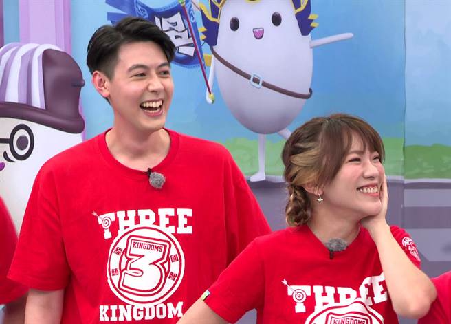 Teddy和小優在節目上打打鬧鬧。（台視提供）