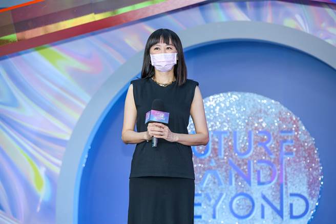 微风集团百货事业处副总蔡碧芳表示，信义之夜预购先衝出佳绩，今年目标业绩要与去年4.7亿元持平，有信心达成。（吴松翰摄）