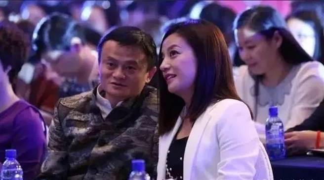 曾多次在资本市场与马云等人共同操弄资本游戏，这比较可能是赵薇被封杀的主因，或许还牵扯上周江勇案。（图／网路)