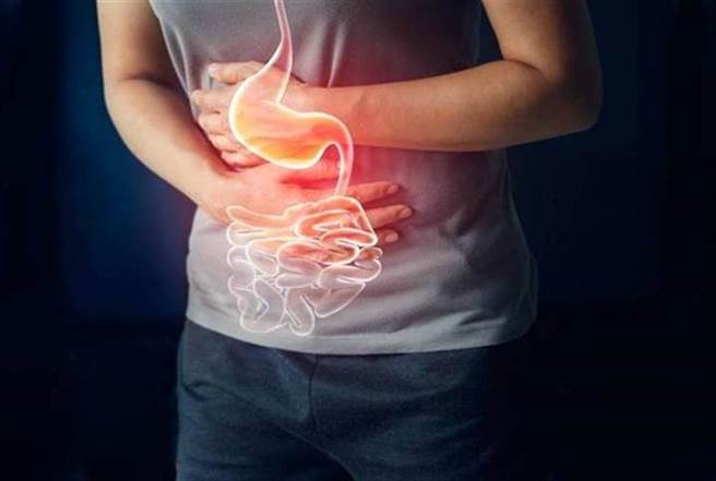 胃腸作怪只會吞胃藥就錯了！3種最常見症狀，其實各有對應藥物可以幫忙緩解。(示意圖/Shutterstock)