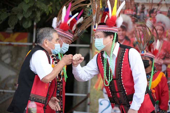 基隆市政府民政处28日在原住民文化会馆旁广场，办理原住民联合丰年祭活动，基隆市长林右昌到场共襄盛。（基市府提供／张颖齐基隆传真）