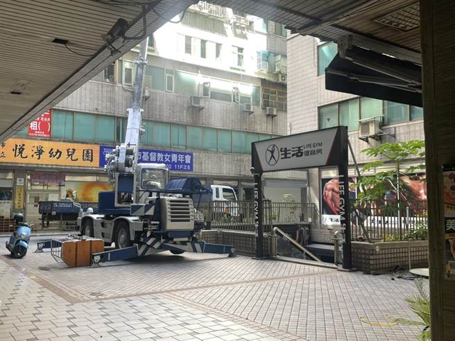 新北市板桥LifeGym生活健身房无预警倒闭，7月26日也在脸书公告，27日起正式停止营业，进入清算程序，导致上百位会员权益受损恐求诉无门。（何博文服务处提供）