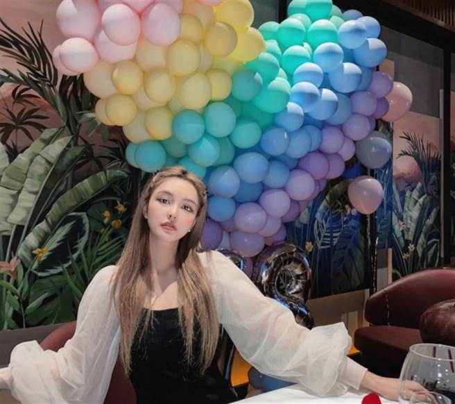 大陸網紅周揚青。(圖/ 摘自周揚青微博)