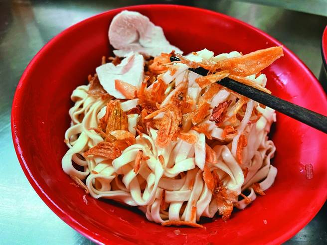 微解封出游夯，基隆市政府推出的《魅力基隆》夏季号，特别企画「基隆亚马逊，七堵玛陵小农秘境」，以及基隆活力式早餐「乾麵」。（基市府提供／张颖齐基隆传真）