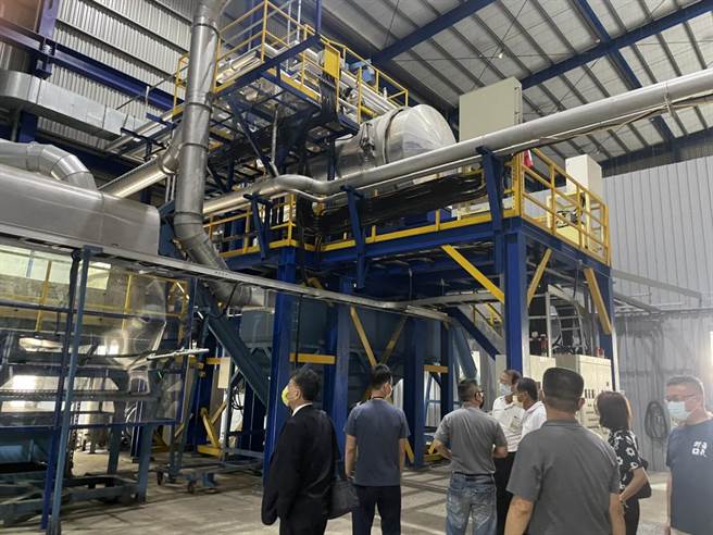 禁廚餘養豬，桃園市環保局兵棋推演，協調環保公司擴大處理量、對165家廚餘養豬場大稽查，並嚴查私設廚餘桶。(環保局提供／蔡依珍桃園傳真)