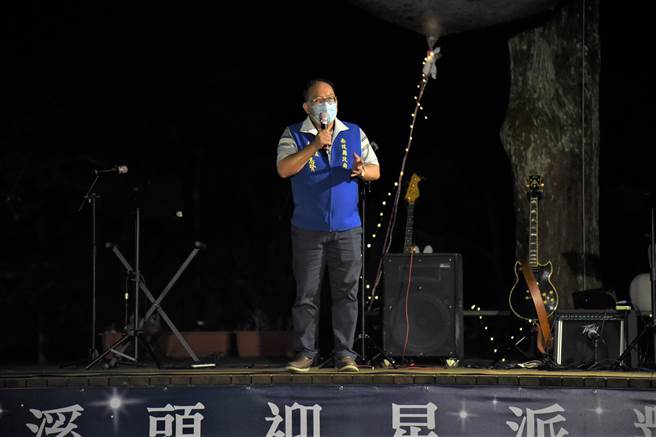 南投县府观光处长陈志贤热情邀请全台各地民眾一起来南投仰望星空，品尝在地美食，选购最好的茶叶及农特产品，共享浪漫时光。（南投县府提供／卢金足南投传真）