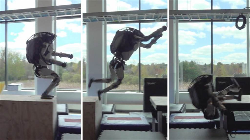 波士顿动力的阿特拉斯机器人，测试过程也常常跌倒。图/Boston Dynamics(photo:ChinaTimes)
