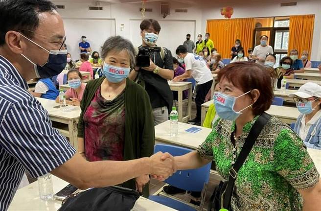 国民党主席选举朱立伦澎湖请益之旅，无私无我、团结国民党最重要。（陈可文摄）