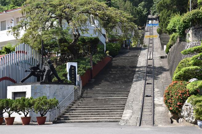 苗栗县公馆乡出磺坑是国内最早的石油矿区，有着特殊矿区聚落文化。（谢明俊摄）