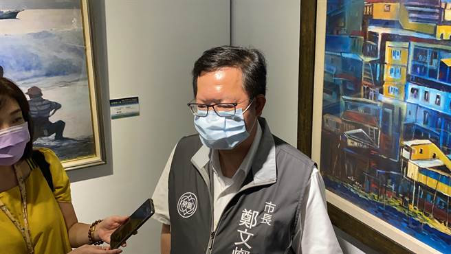 面對新竹市長林智堅頻被點名空降桃園，鄭文燦29日也駁斥稱：「他目前不在桃園的政治版圖裡面！」(蔡依珍攝)