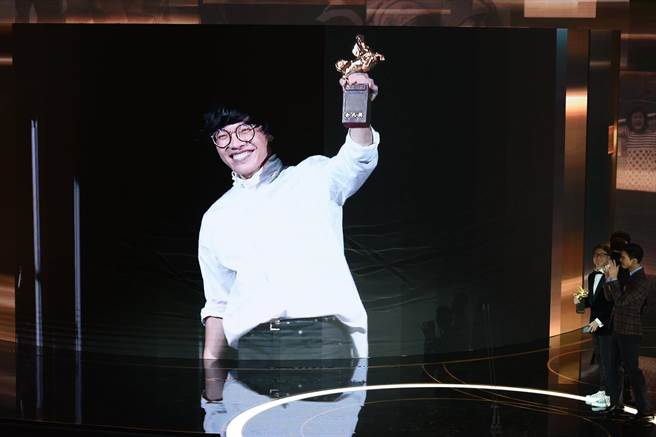 卢广仲演唱〈刻在我心底的名字〉去年在第57届金马奖上获颁「最佳原创电影歌曲」。（摘自官方脸书）