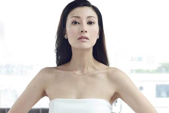 李嘉欣是中、葡混血，被封為「最美港姐」。(圖/翻攝自微博)