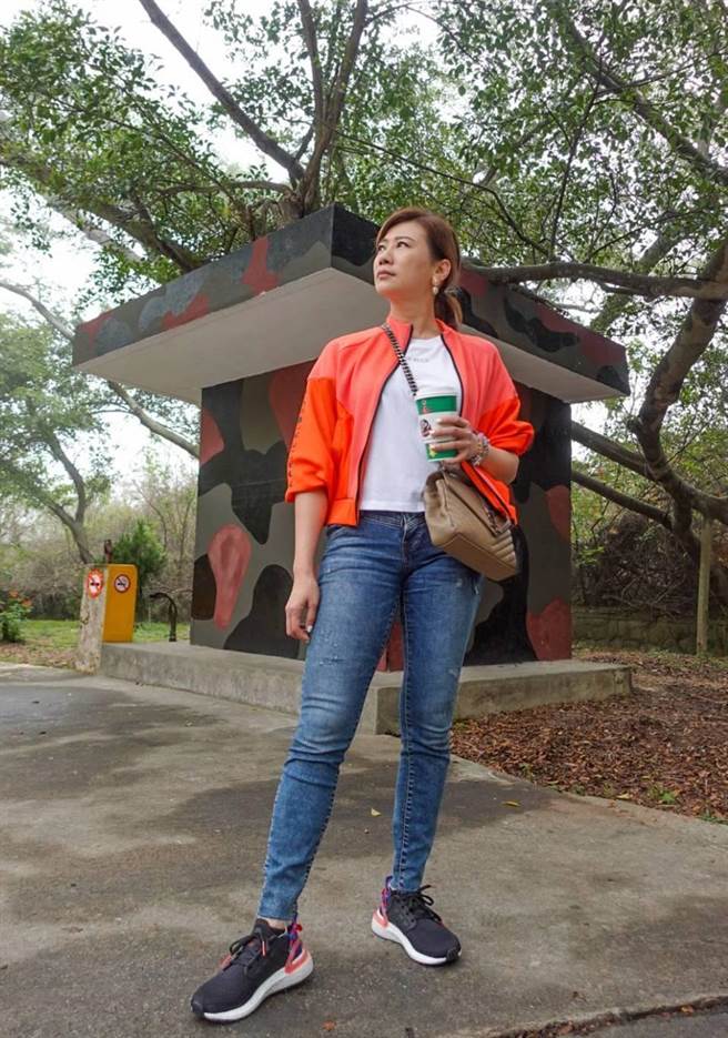 连静雯与团队到金门工作不忘玩乐。（楠轩工作室提供