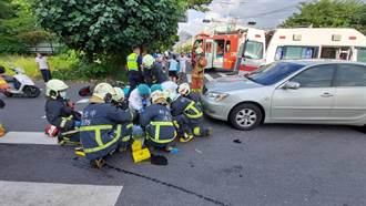 淡水媽機車載7歲兒闖紅燈遭撞 車身卡公車底、母親慘斷腿