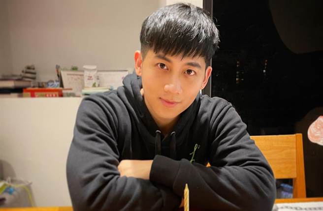 何孟远坦言劈腿退赛后，这4个月每天照三餐被谩骂。(翻摄自何孟远脸书)