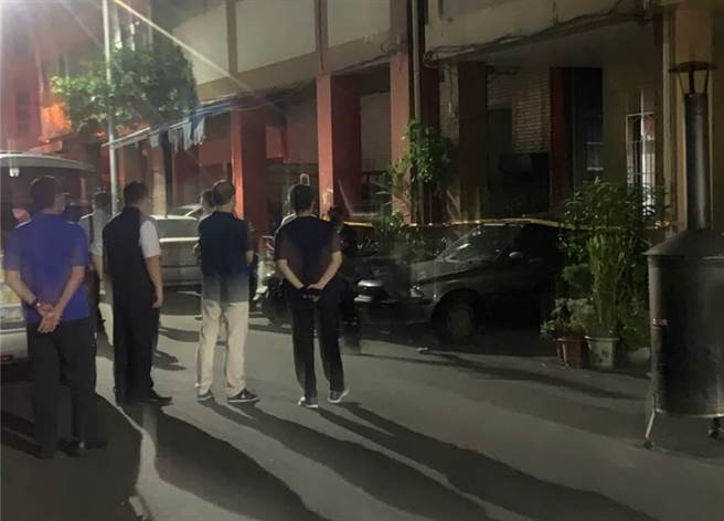 庄姓夫妻被发现陈尸在高市前金区的屋内，图为案发现场。（翻摄照片／石秀华高雄传真）