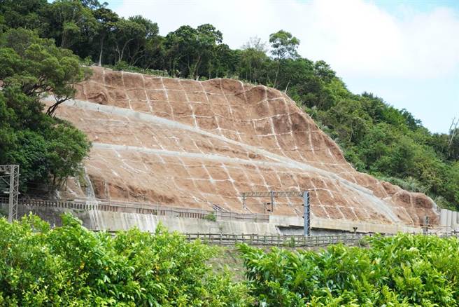 猴硐边坡工程(立委邱臣远提供／简立欣台北传真)