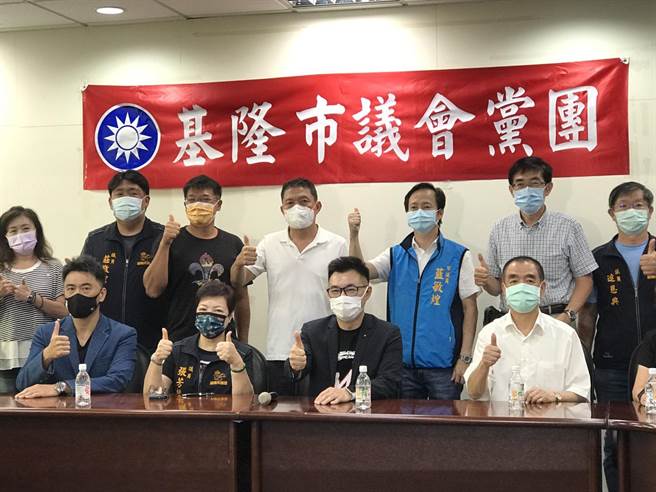 国民党主席江启臣今天上午拜会国民党基隆市议会党团。（陈彩玲摄）