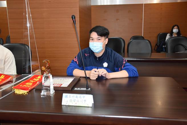 徐瑋佑全身投入國際兒福事務及身障運動。（謝明俊攝）