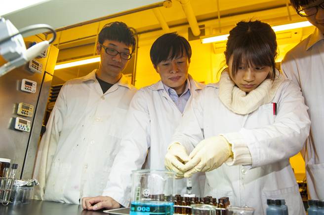 中原大学持续提升研究质量及水准，中原大学2020年学域论文引用影响力指标(CNCI) 表现优异且持续高于世界平均水平，并且全研究领域为全台公私立综合大学第5名。（中原大学提供／萧灵玺桃园传真）