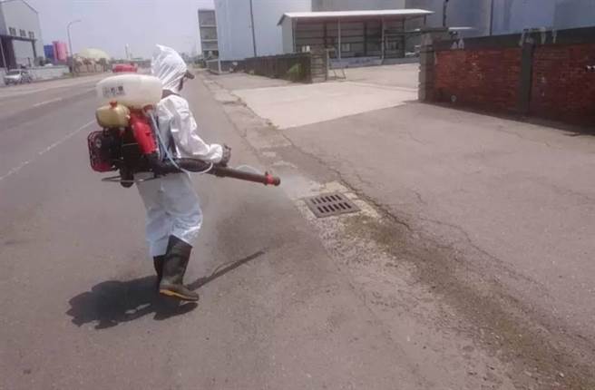 台中港又傳出外籍船員確診案例，台中港務分公司進行大清消。（資料照片）