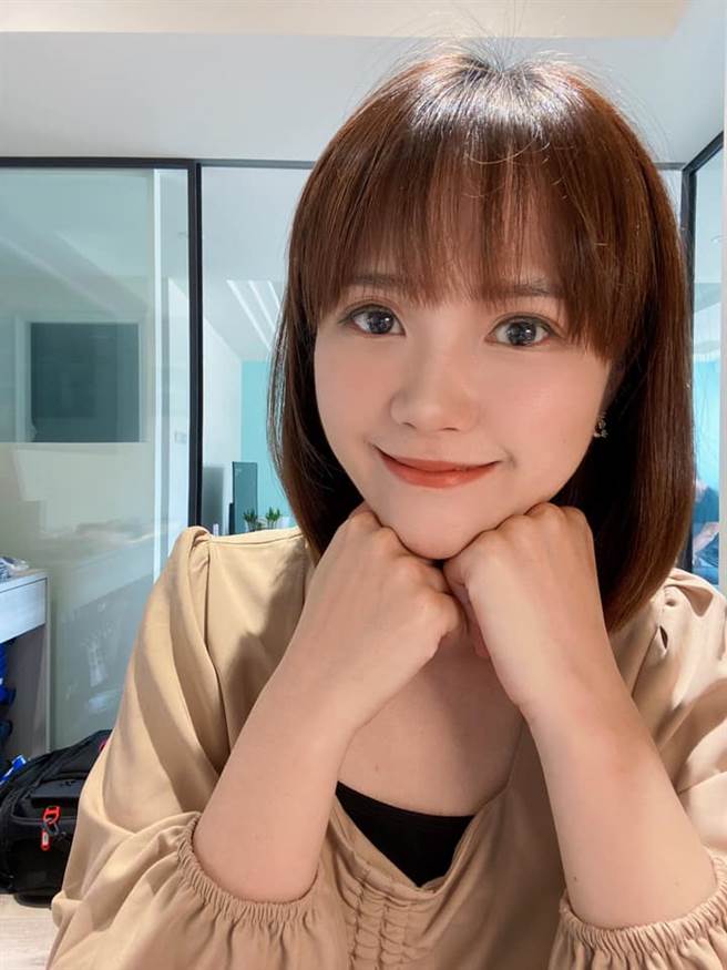 民眾党公关长吴怡萱。（图／取自吴怡萱脸书）