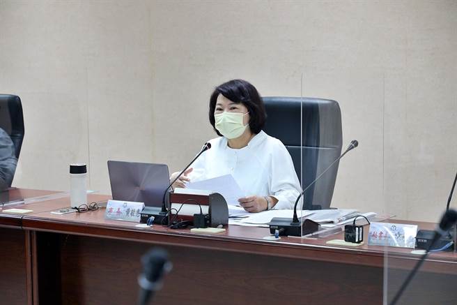 嘉義市長黃敏惠上周24日宣布配合振興加碼，市民將普發2000元現金，今確定普發對象為110年8月24日，含24日當天以前設籍嘉義市民眾。（嘉義市政府提供∕呂妍庭嘉義傳真）